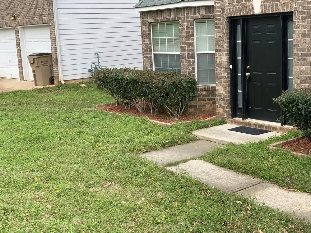 Reliable yard cleanup service experts serving Jonesboro, GA - Hodo’s lawncare