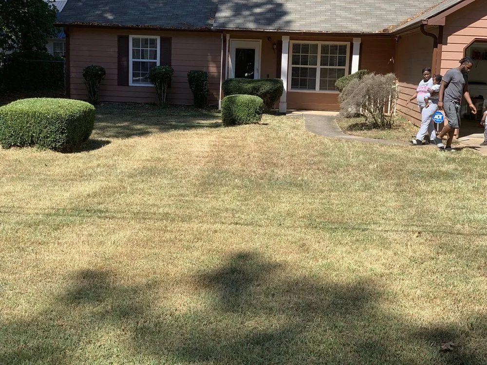Local residential landscaping with custom design in Jonesboro, GA by Hodo’s lawncare