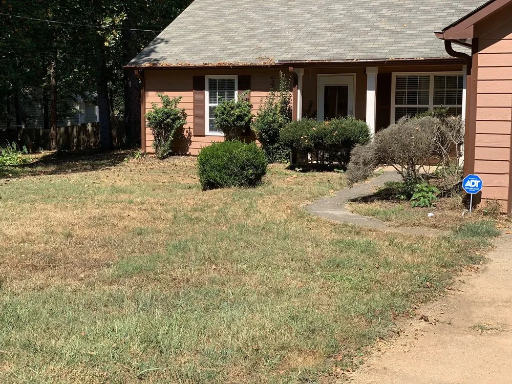 Custom lawn mowing service in Jonesboro, GA - Hodo’s lawncare