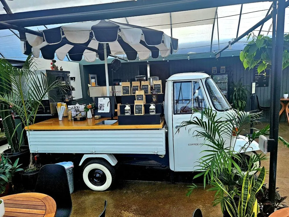 Local landscaping services with custom design across Holland, OH - Hoen's Garden Center & Landscaping