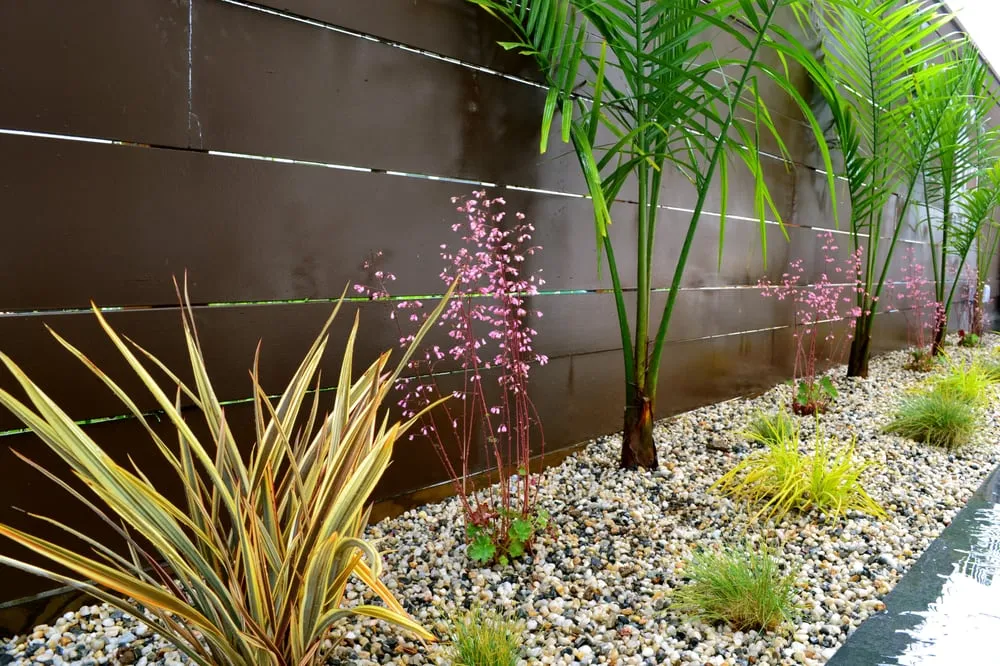 Local yard cleanup service for homes in Oakland, CA by Hoes and Ditches