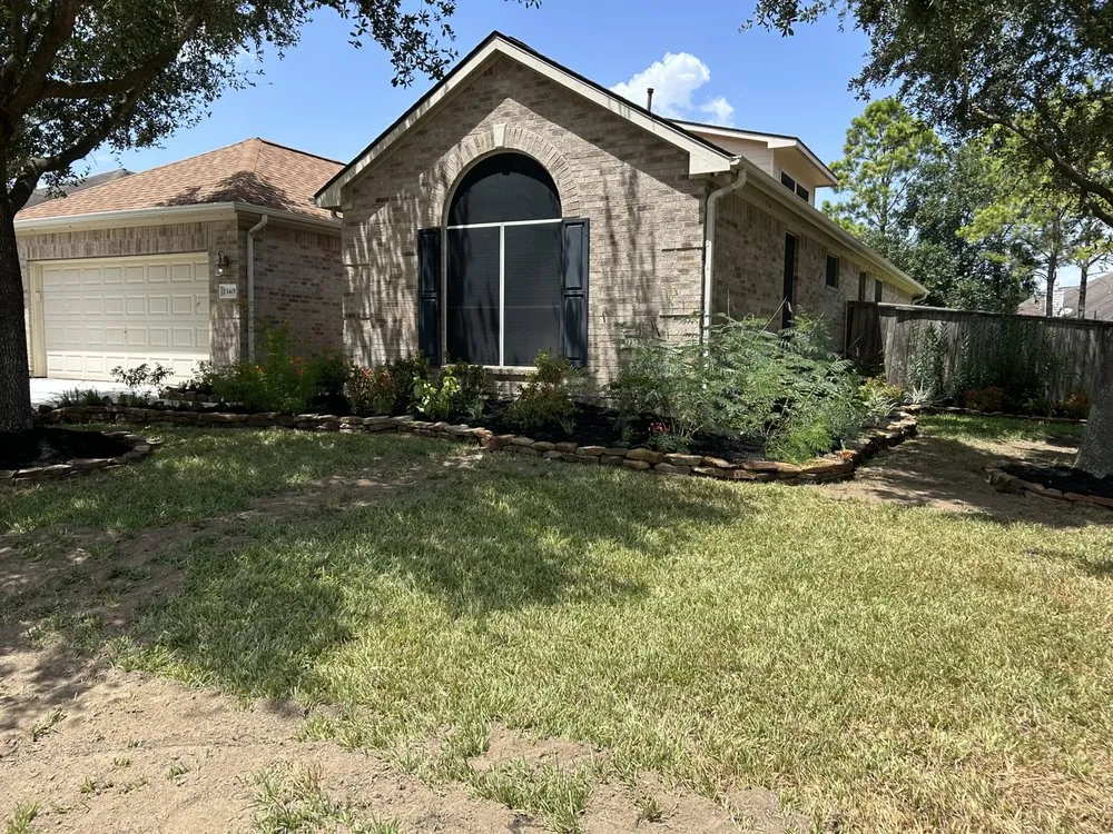 Affordable landscaping services experts serving Kemah, TX - Hoff Landscaping