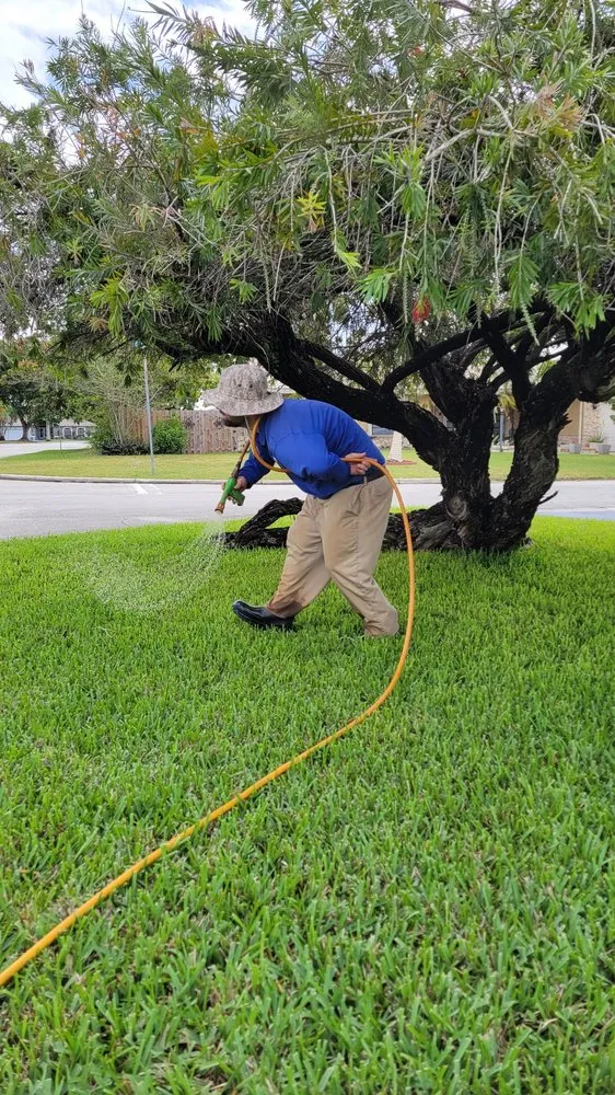 Custom lawn care service in Coral Springs, FL - Hoffer Pest Solutions