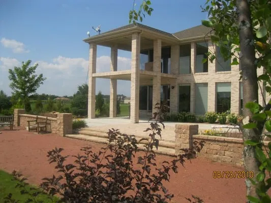 Hoffman Landscape, LLC Logo