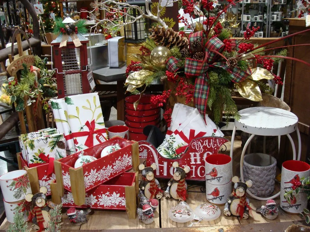 Affordable yard cleanup service experts serving Washington, MO - Hoffmann Hillermann Nursery & Florist