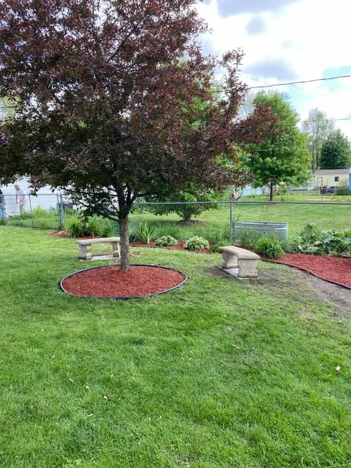 Affordable lawn mowing service experts serving Rockford, IL - Hofherr's Landscaping