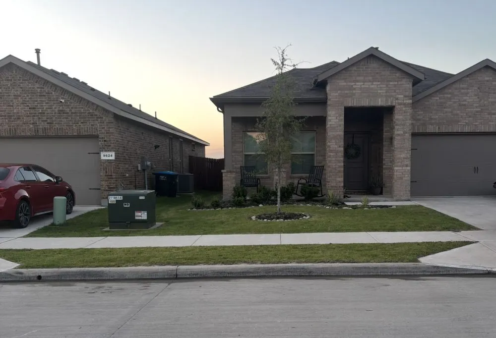 Top-rated lawn care service for homes in Fort Worth, TX by Hog Wild Lawn Care