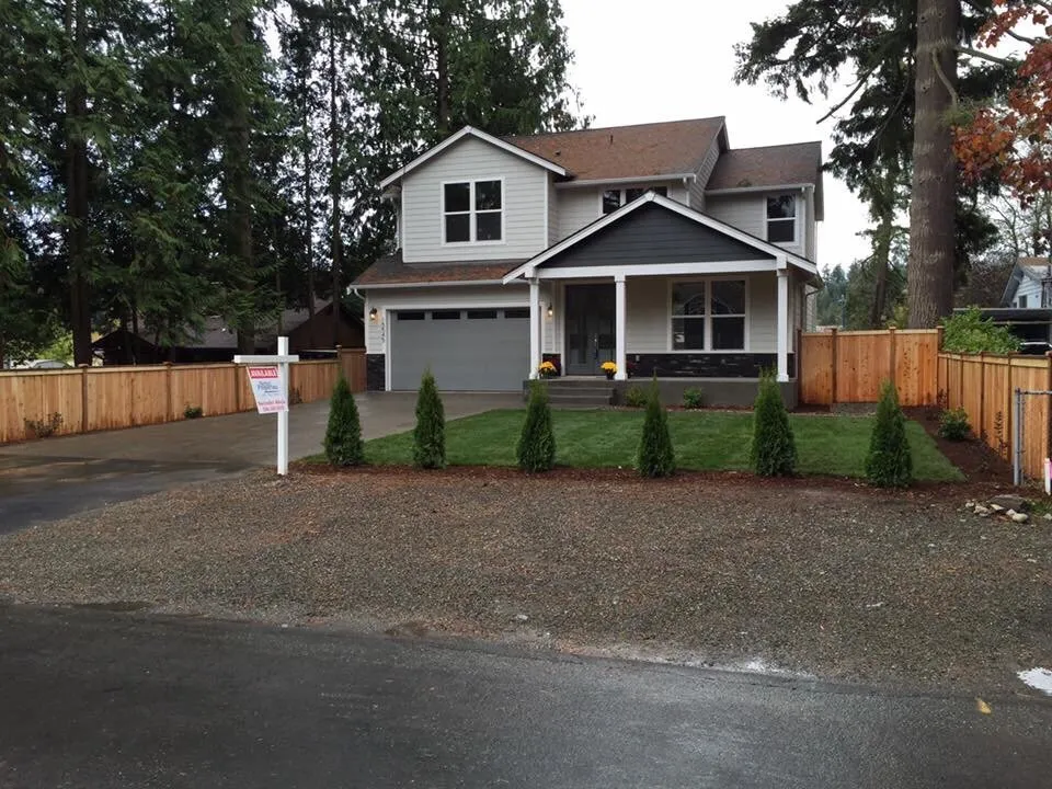 Expert yard cleanup service in Kirkland, WA - Hogar Y Jardin