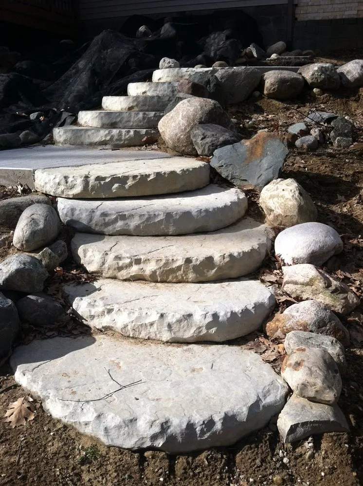 Top-rated residential landscaping experts serving Milford, MI - Hollens' Landscaping