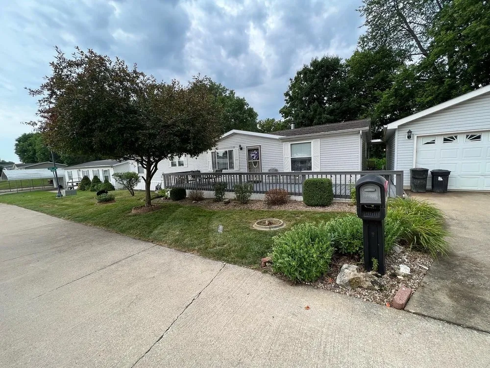 Affordable landscape design in Quincy, IL by Hollensteiner Lawn Care