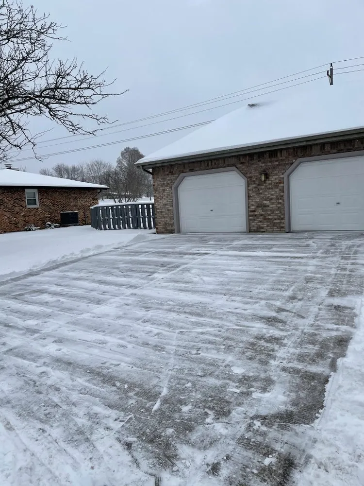 Affordable residential landscaping in Quincy, IL by Hollensteiner Lawn Care