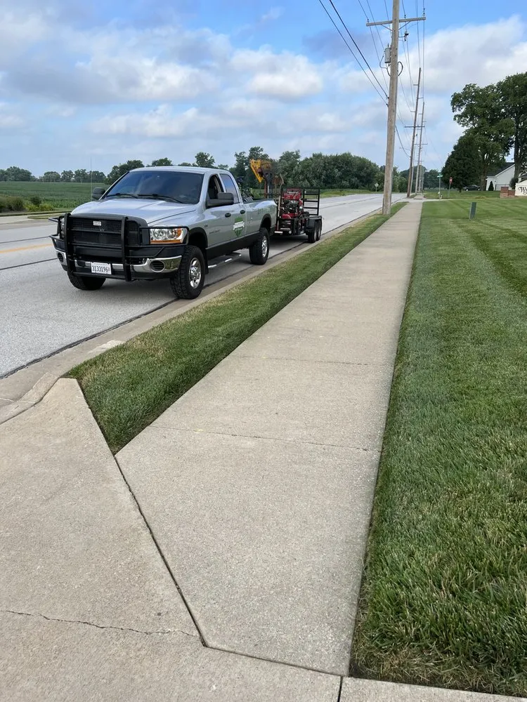 Professional lawn care service near you in Quincy, IL by Hollensteiner Lawn Care