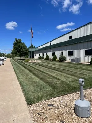 Hollensteiner Lawn Care Logo