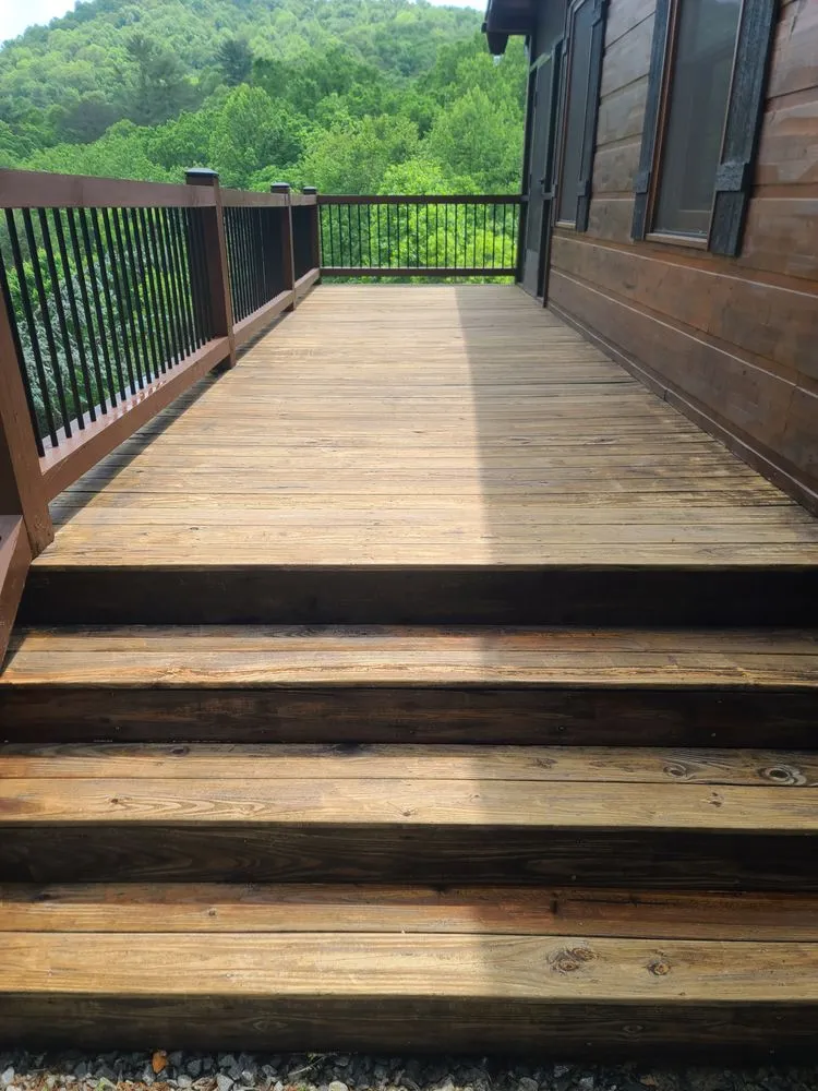 Professional landscaping services experts serving McCaysville, GA - Holler Farm Services