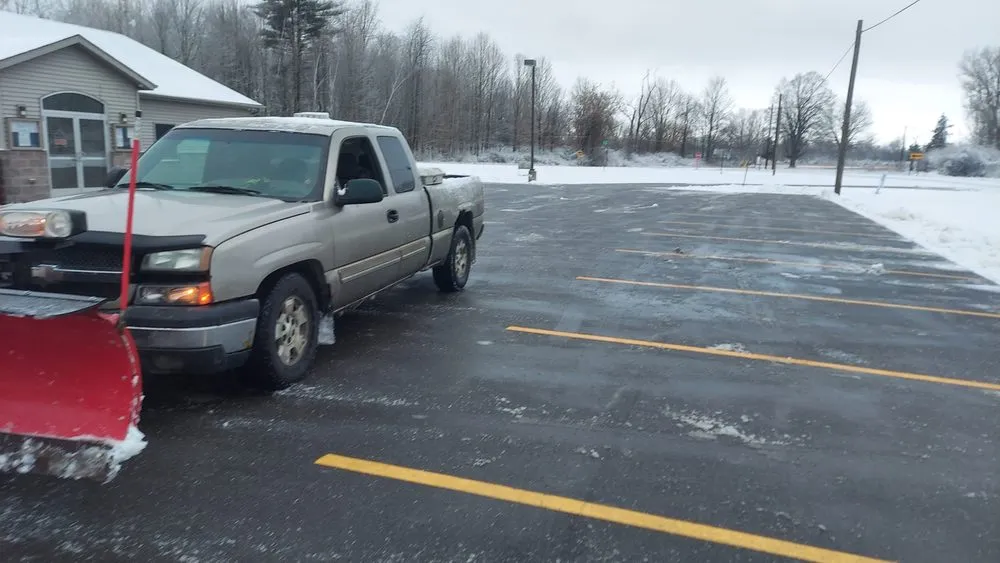 Top-rated garden landscaping experts serving Vassar, MI - Holley's Lawn & Snow