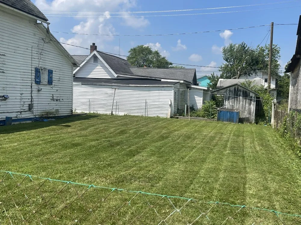 Expert yard maintenance experts serving Jonesboro, IN - Holliday Lawn & Landscaping