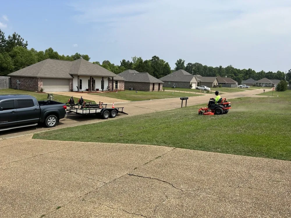 Affordable landscaping services in Jackson, MS by Hollingbird Lawn Cutting Services