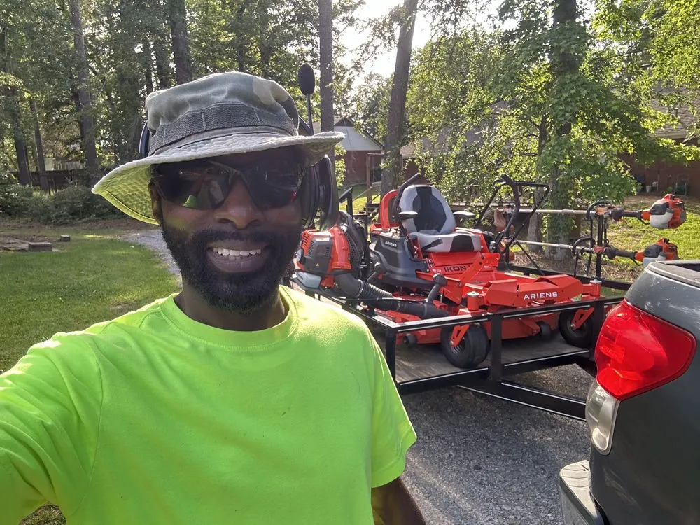 Top-rated outdoor landscaping experts serving Jackson, MS - Hollingbird Lawn Cutting Services