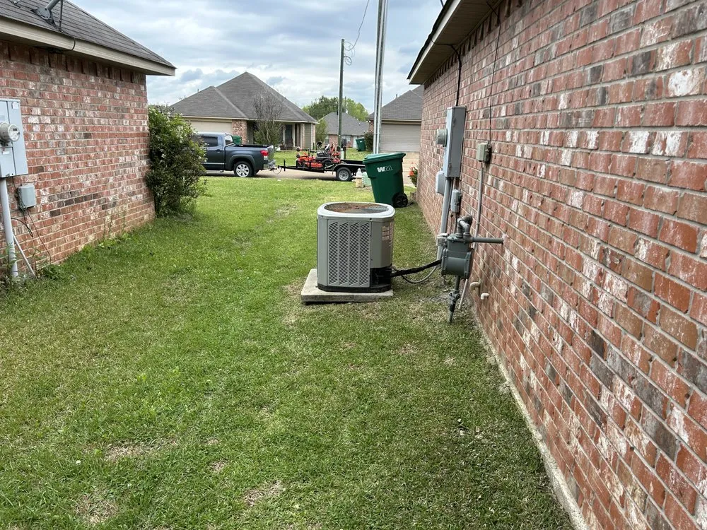 Trusted yard maintenance for beautiful yards in Jackson, MS by Hollingbird Lawn Cutting Services