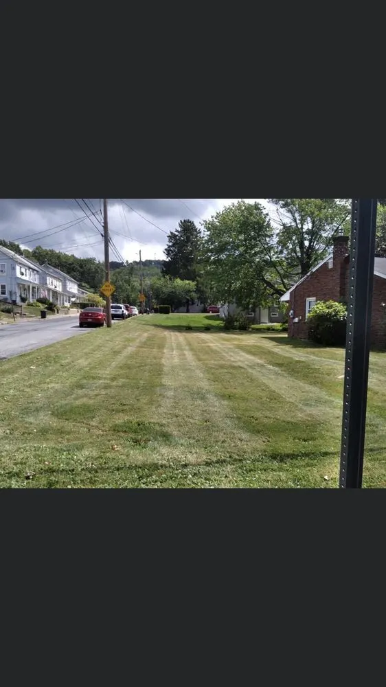 Affordable lawn care service experts serving Emmaus, PA - Hollinger’s Lawn Service