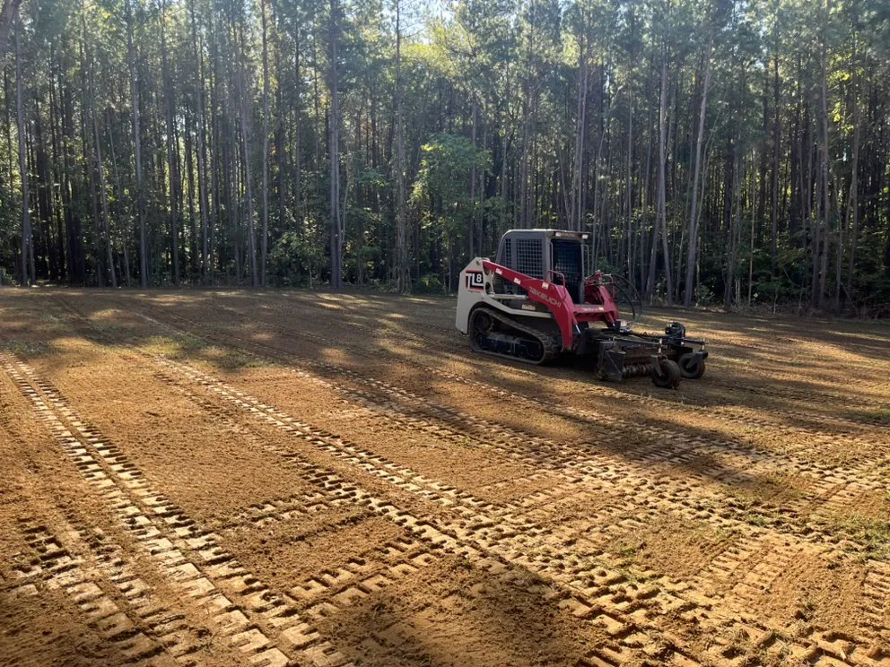Local lawn mowing service experts serving Hanover, VA - Holloman’s Lawn Service