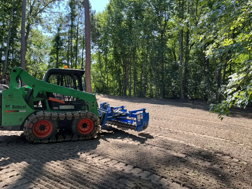 Top-rated garden landscaping in Hanover, VA by Holloman’s Lawn Service