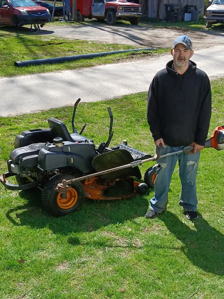Professional landscaping services experts serving Clearfield, KY - Hollow Lawn Care