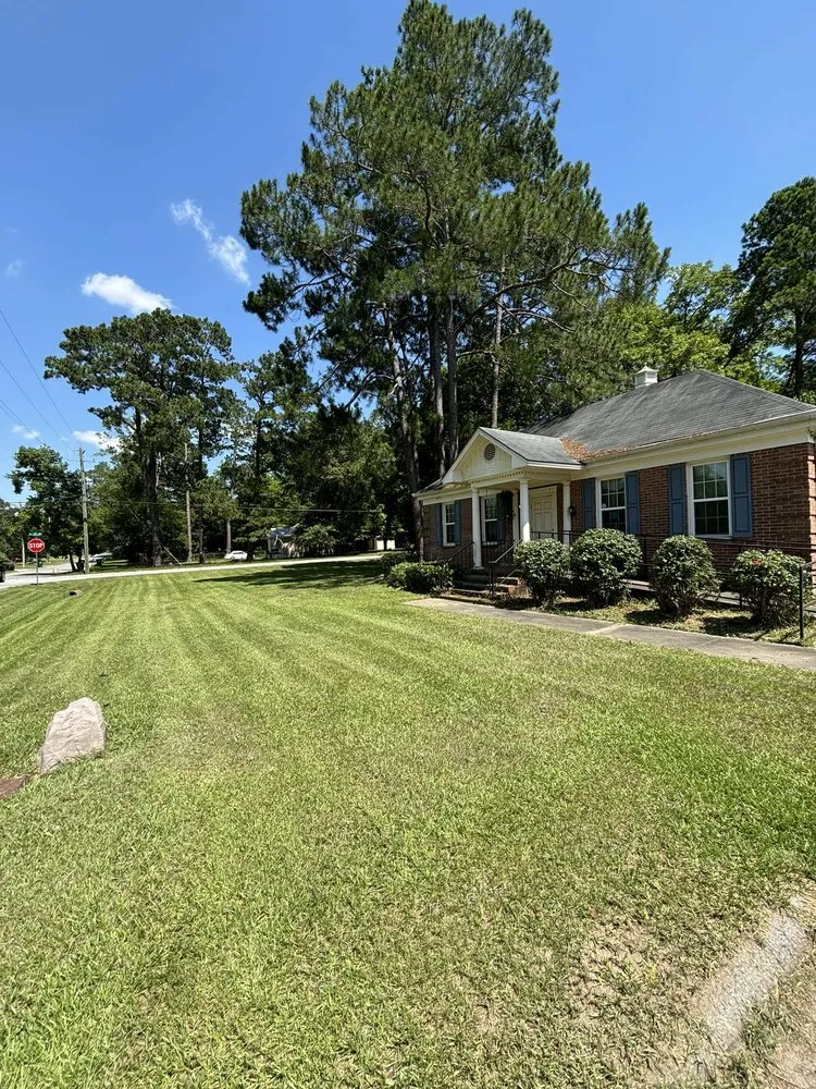 Professional yard maintenance in Cordele, GA by Holloway Lawn Care