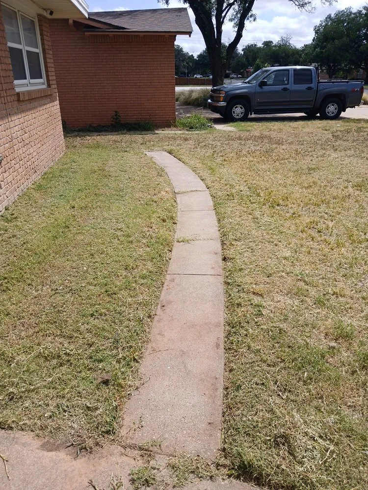 Custom yard cleanup service experts serving Lubbock, TX - Holloway Lawns
