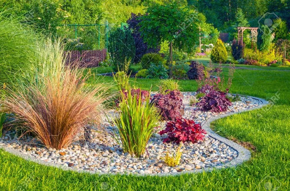 Local garden landscaping experts serving Sarasota, FL - Hollywood Lawns