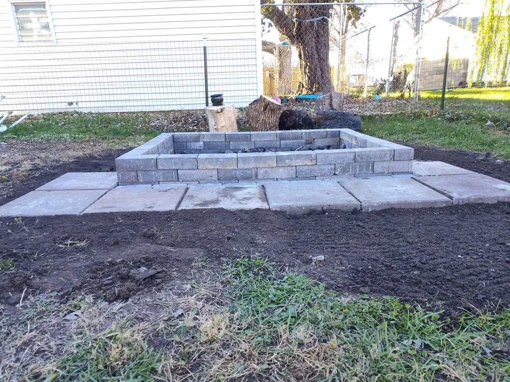 Trusted outdoor landscaping in Alton, IL - Holmes Outdoor Service
