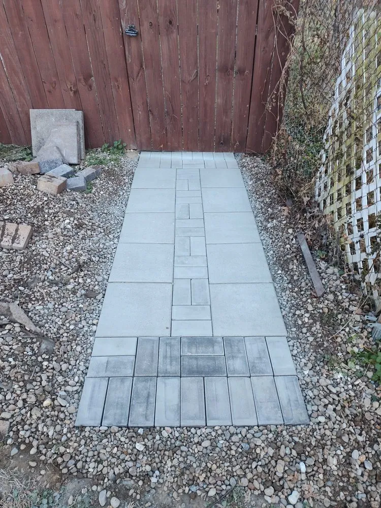 Custom outdoor landscaping in Alton, IL - Holmes Outdoor Service