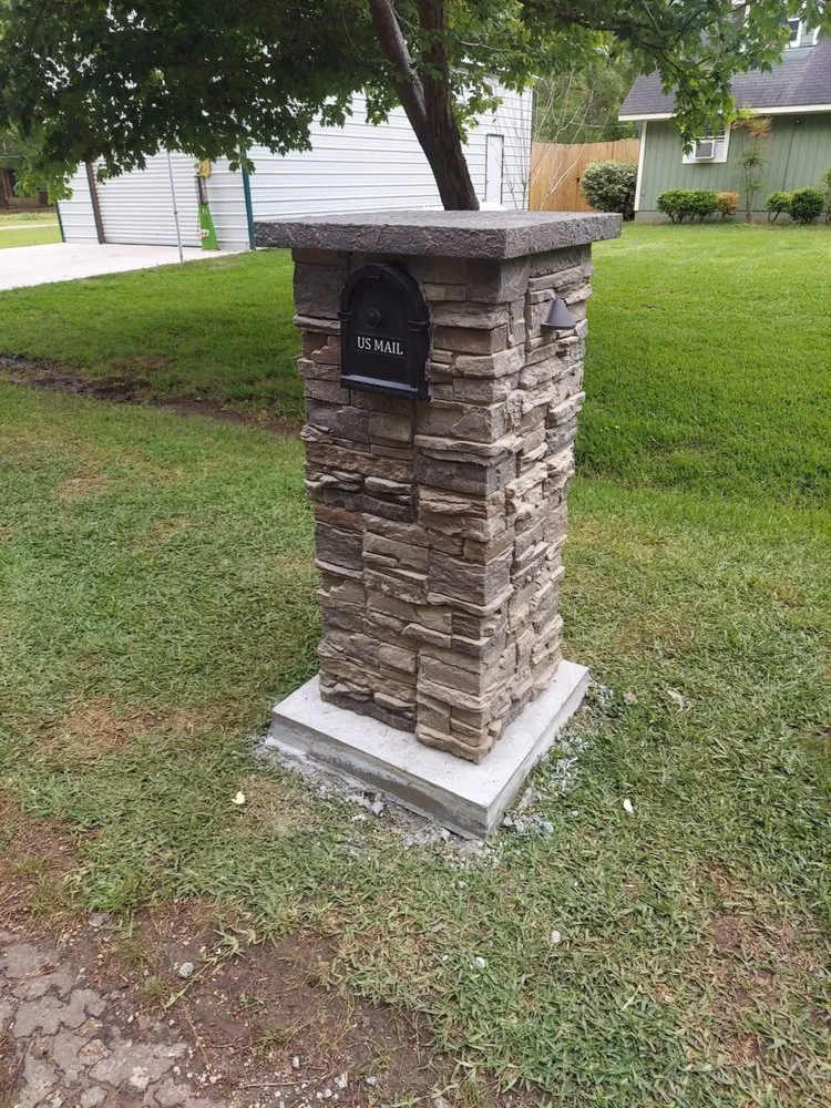 Custom landscape design experts serving Kingston, TN - Holt Lawn & Renovation