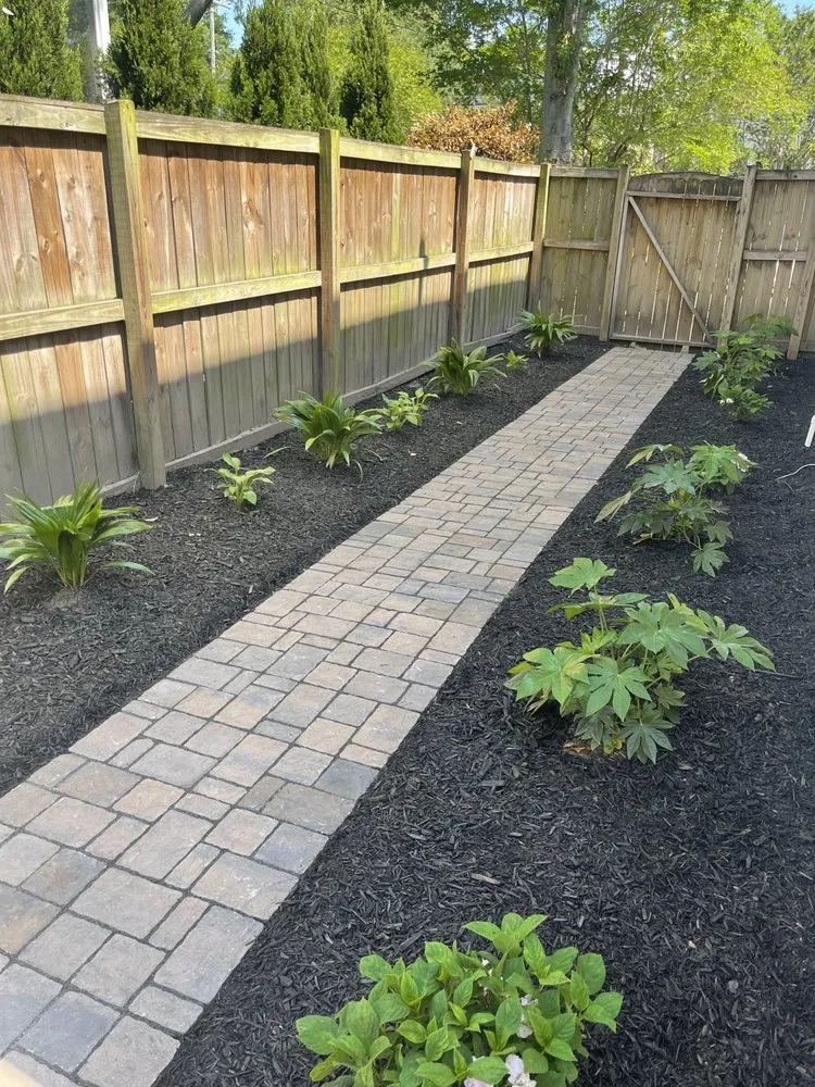 Custom outdoor landscaping for residential properties in Charleston, SC by Holy City Hardscapes