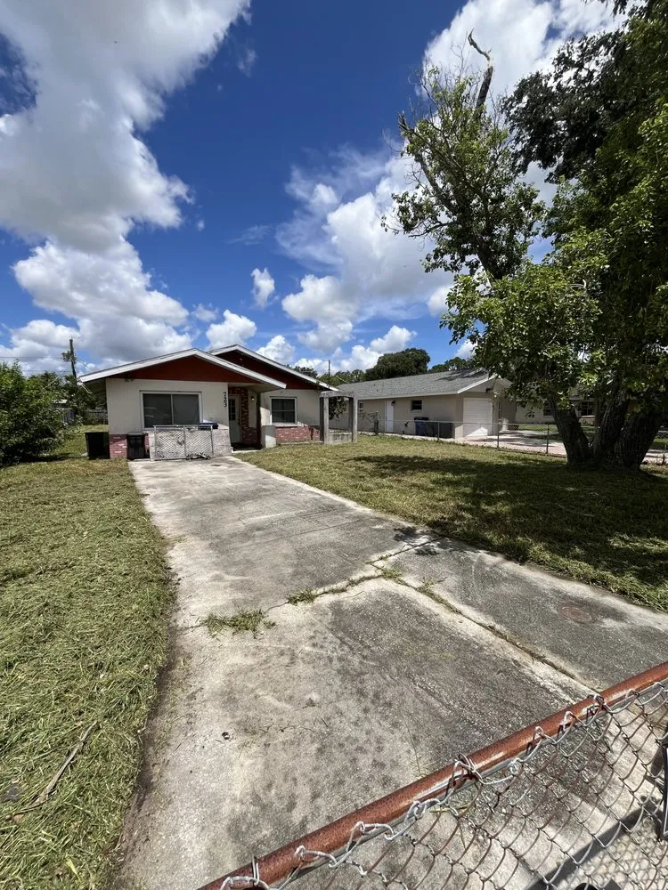 Reliable lawn mowing service in Bradenton, FL - Holy City Landscape And Lawn Care