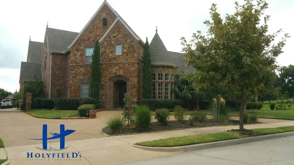 Trusted garden landscaping for beautiful yards in Fort Worth, TX by Holyfield's Cleaning & Lawn Services
