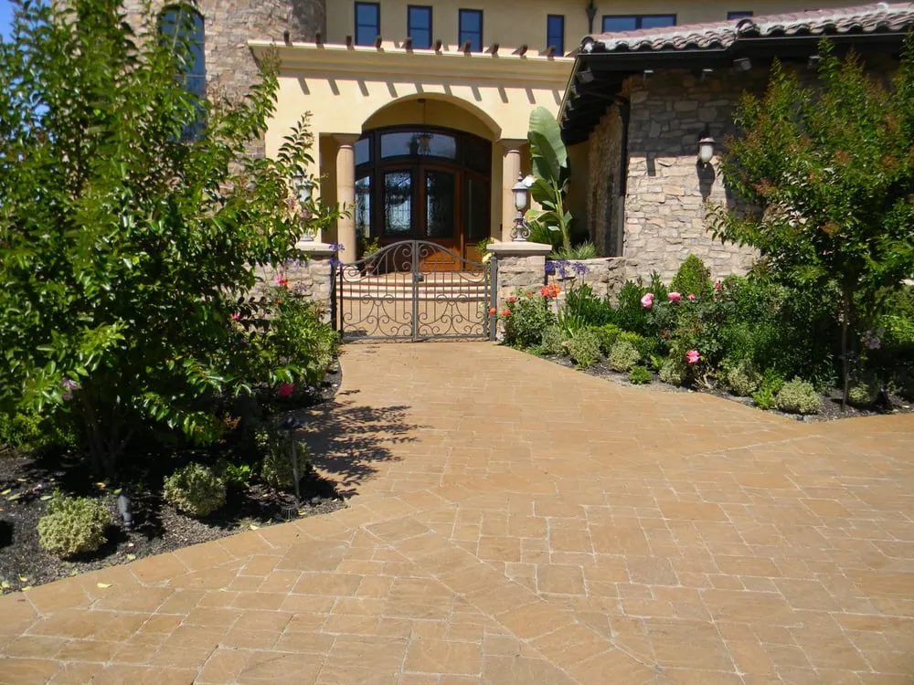 Local lawn mowing service experts serving Benicia, CA - Home & Garden Construction Group