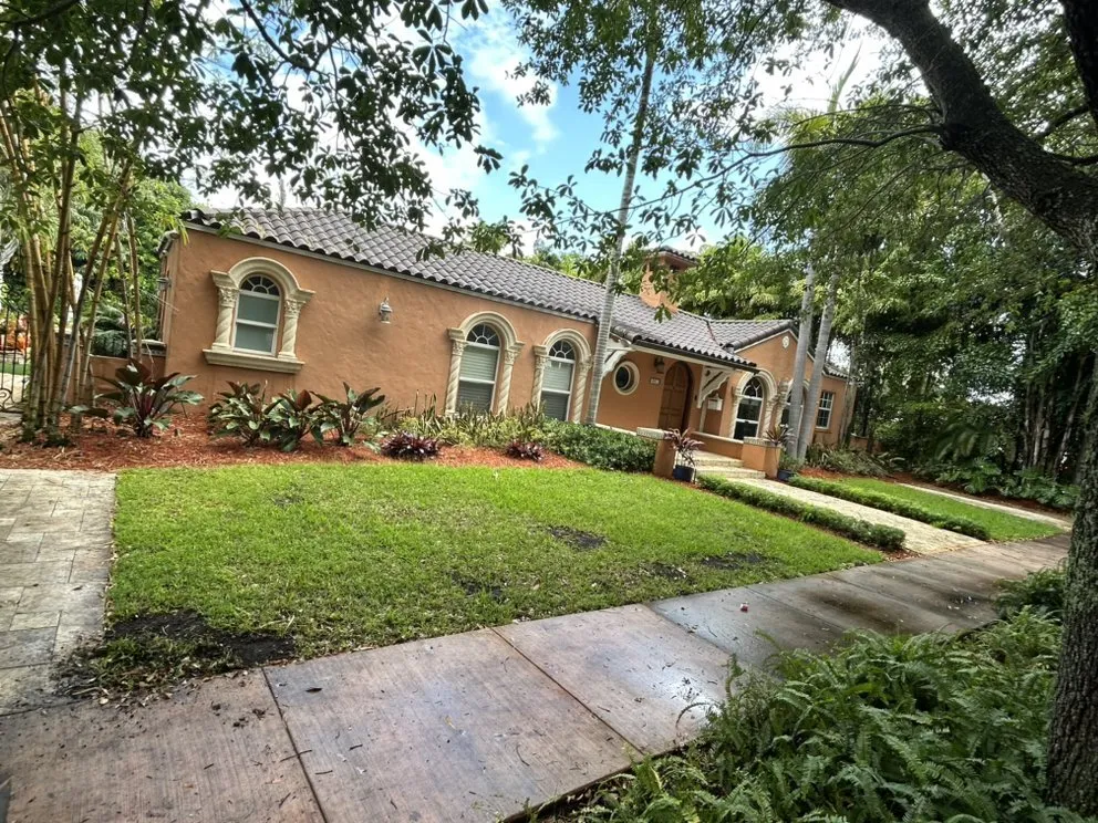 Reliable garden landscaping in Miami, FL by Home and Gardens Doctor