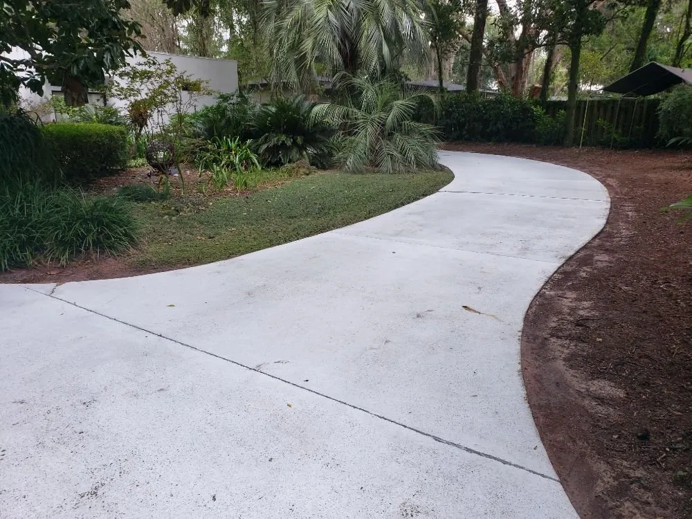 Top-rated yard cleanup service for outdoor upgrades in Gainesville, FL by Home And Lawn Cares