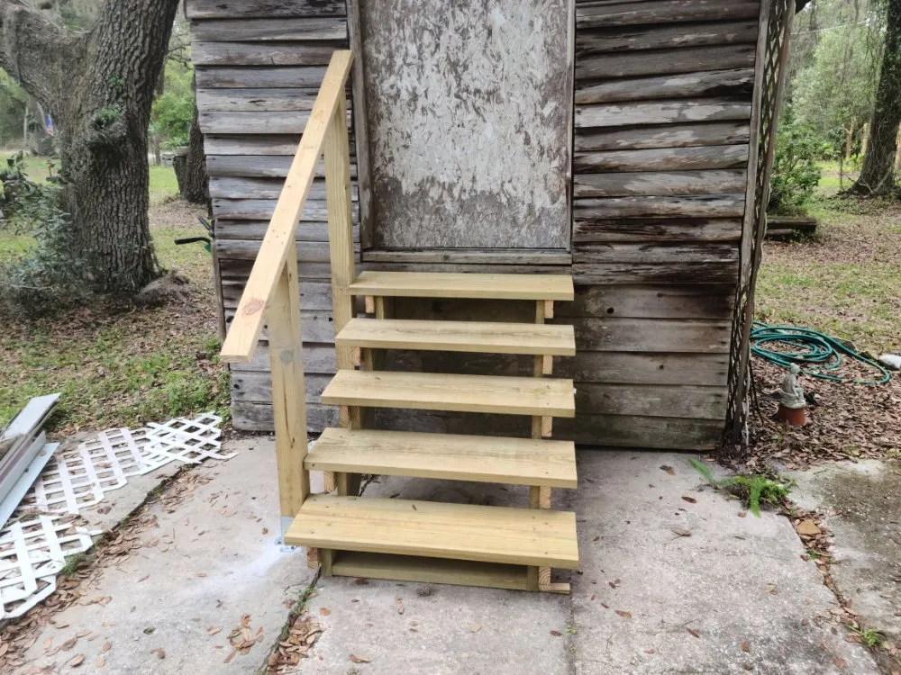 Professional lawn mowing service experts serving Gainesville, FL - Home And Lawn Cares