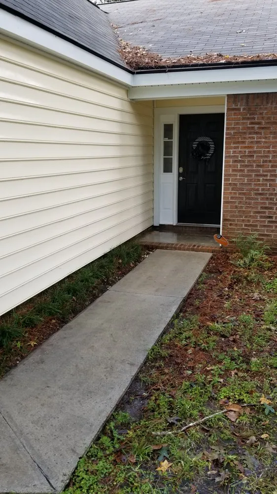 Affordable lawn care service in Summerville, SC - Home Field Yard Service