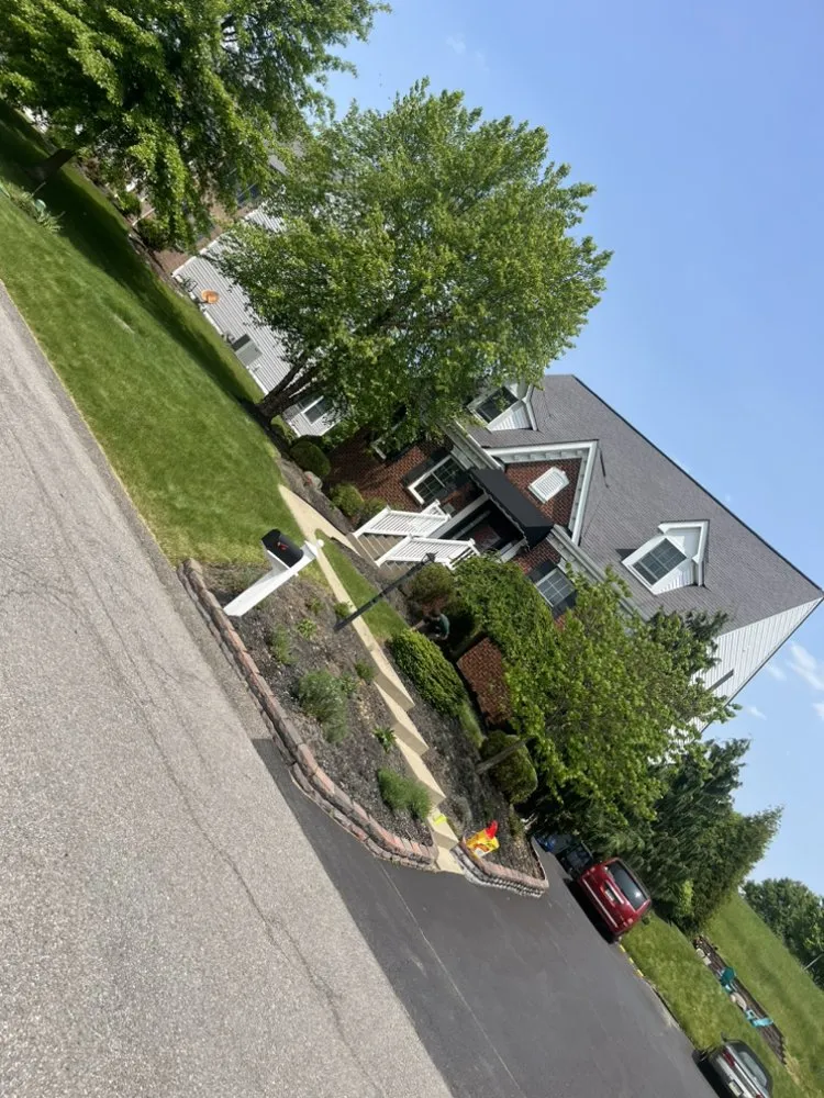 Custom yard maintenance experts serving Coraopolis, PA - Home Grown LawnCare