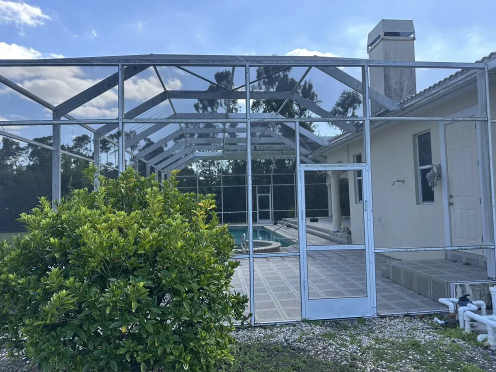 Professional lawn mowing service experts serving Fort Myers, FL - Home Maintenance