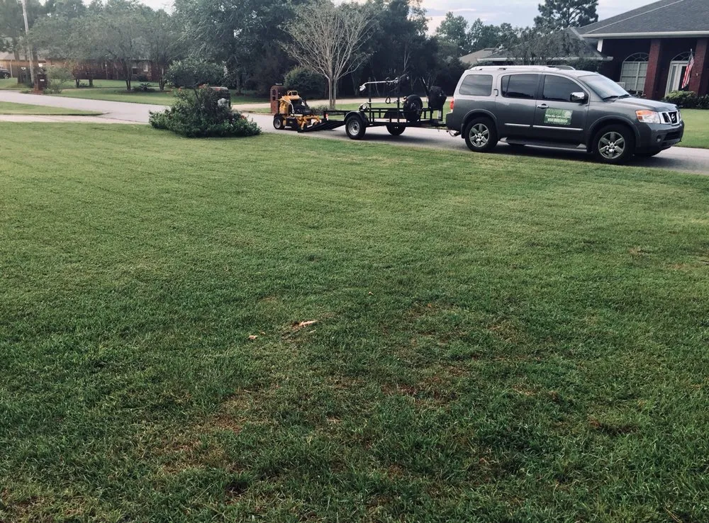 Top-rated lawn mowing service for beautiful yards in Navarre, FL by Home Run Lawn Cuts