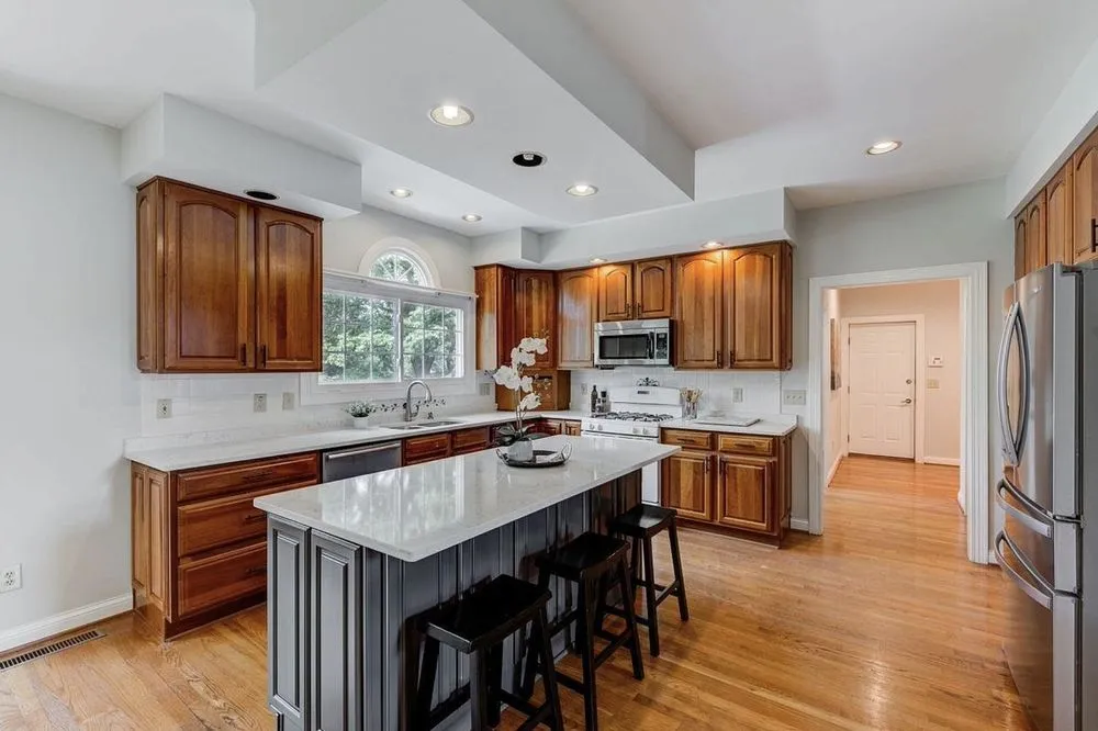 Custom lawn mowing service in Old Greenwich, CT - Home Stretch