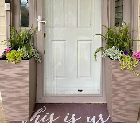 Homegrown Landscaping & Design Logo