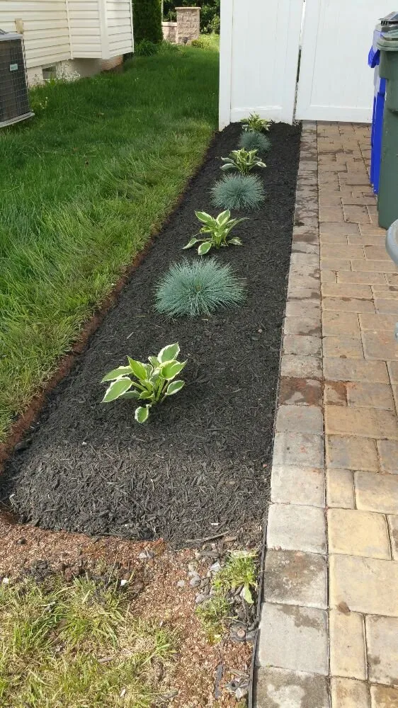 Custom lawn care service with custom design in Middletown, MD by Homeland Lawn Care