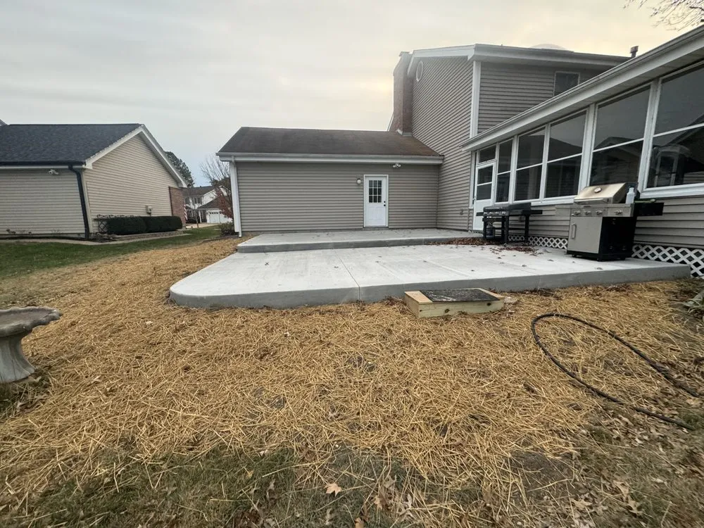 Expert lawn care service experts serving St. Louis, MO - Homemaker Landscaping