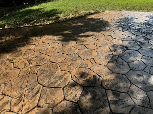 Homemaker Landscaping Logo