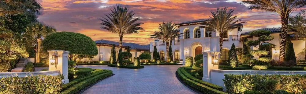 Top-rated outdoor landscaping in Bradenton, FL by HomePryde